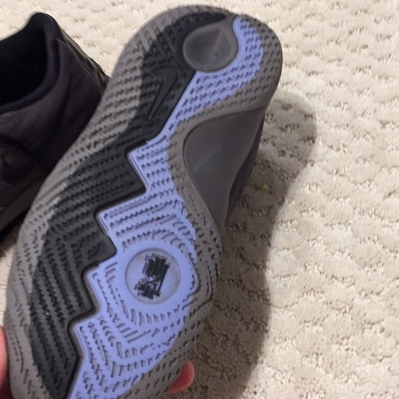 kyrie flytraps - Picture 3 of 5